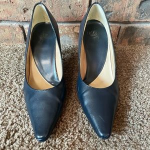 Navy blue comfortable 6M heels